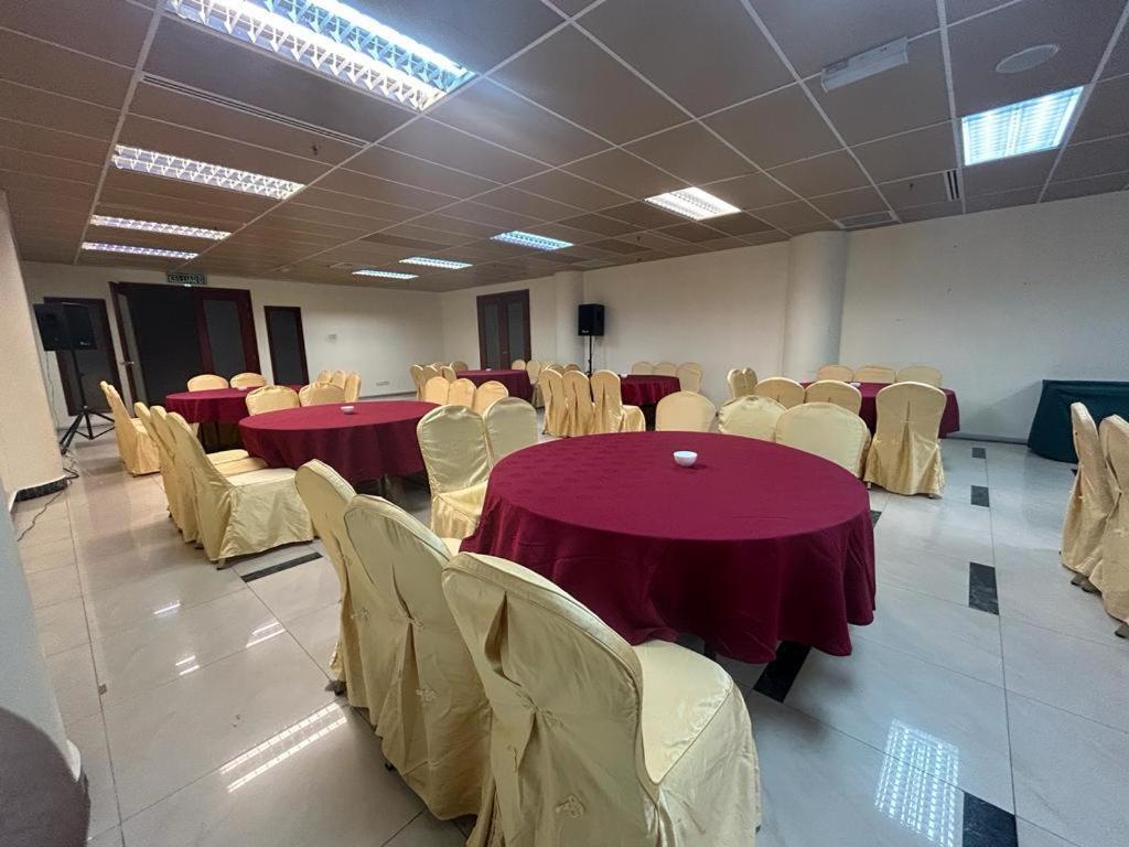 Oriental Crystal Hotel Kajang Bagian luar foto